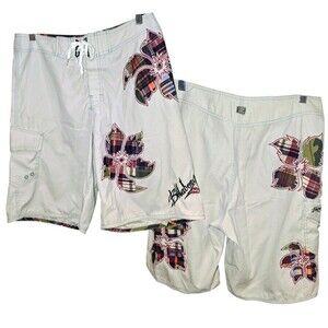 BILLABONG Sz 33 Y2K Vintage Plaid Hibiscus Embroidered Hawiian Surf Boardshorts